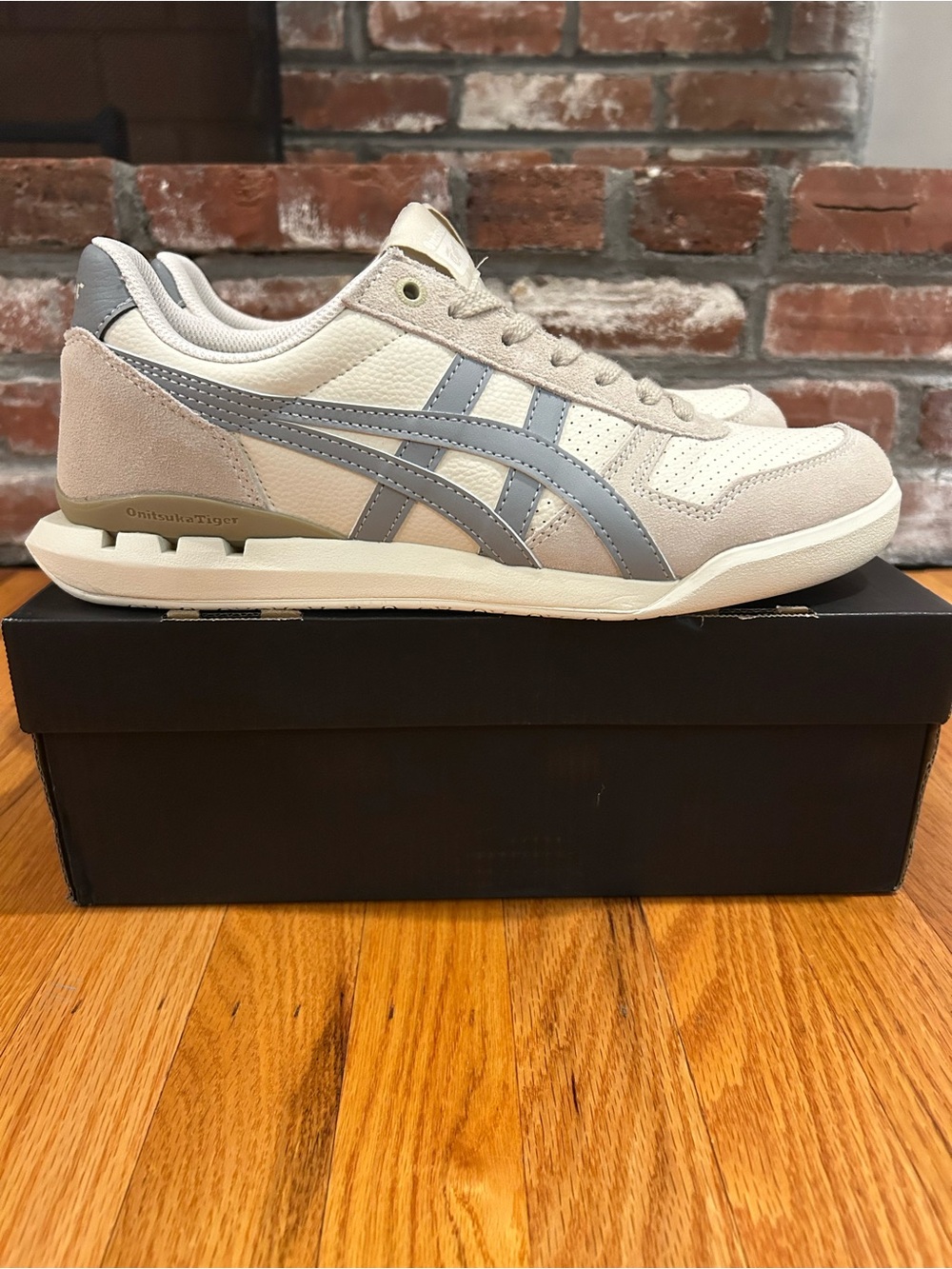 Onitsuka Tiger by Asics Ultimate 81 EX Men’s Cream Beige Gray Sneakers Size 11M